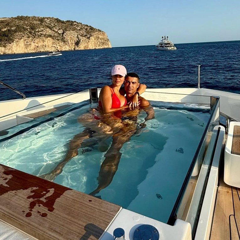 FOTO Ronaldo kupio dvije nove vile. Do njih se može samo brodom ili hidroavionom