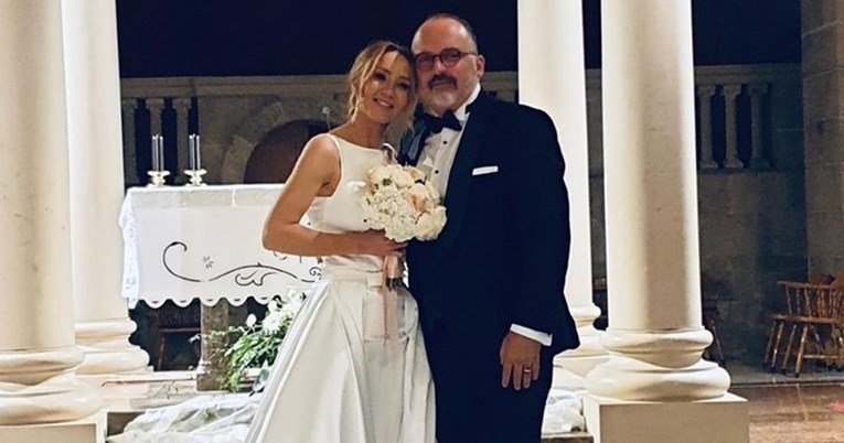 Cetinski podijelio fotku s vjenčanja u Vegasu: Sretna 8. godišnjica braka ljubavi