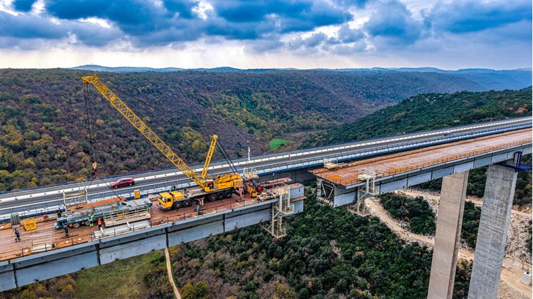 FOTO Spojen novi vijadukt na Istarskom ipsilonu, visok je 120 metara