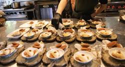 "Sve je vrlo ukusno": U Japanu se na jelovnike vraćaju jela od kukaca