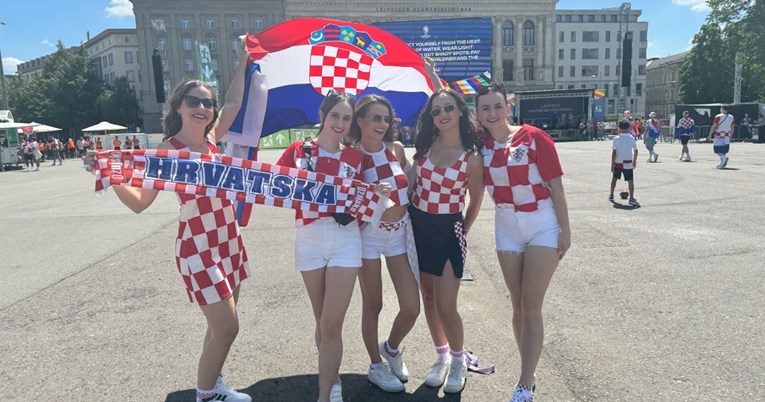 FOTO Lijepe hrvatske navijačice privlače pozornost u Leipzigu