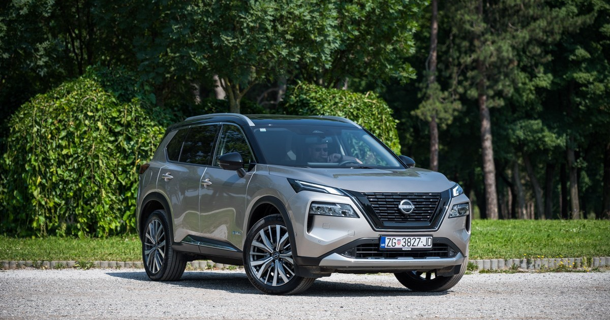Testirali smo Nissan X-Trail u top izdanju: Toči benzin, a vozi na struju