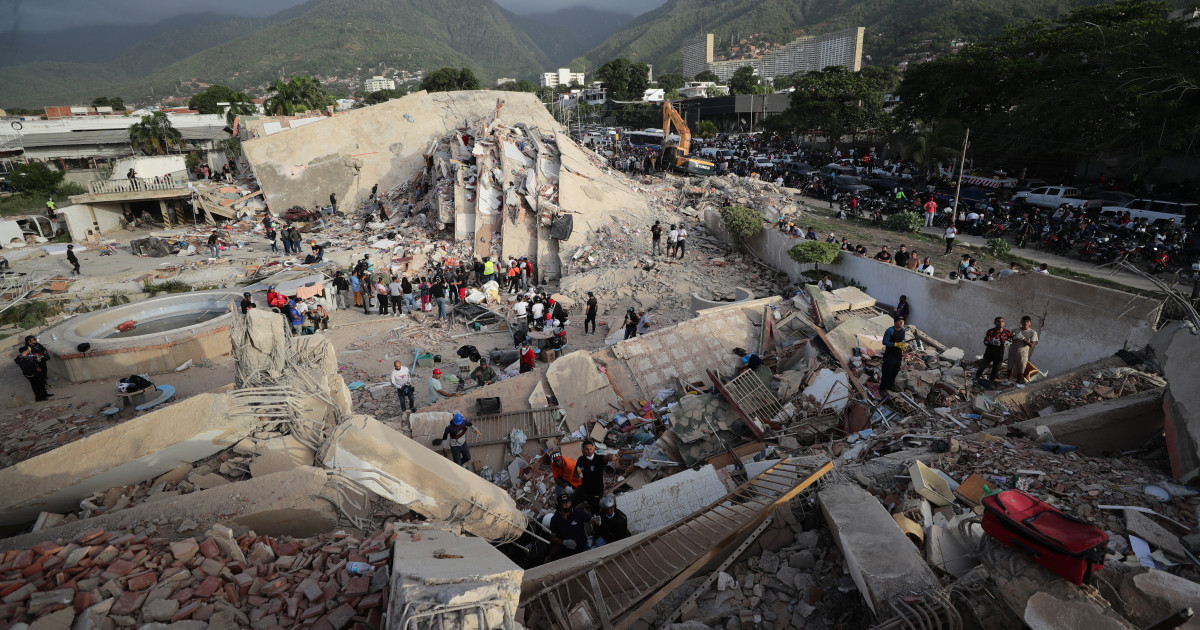 Očajnička potraga u Venezueli, 54.000 nestalih. Stiglo 1600 stranih spasilaca