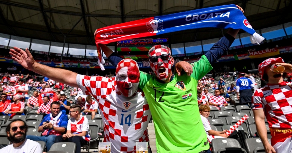 FOTO Hrvatski navijači okupljaju se na stadionu uoči utakmice, pogledajte atmosferu