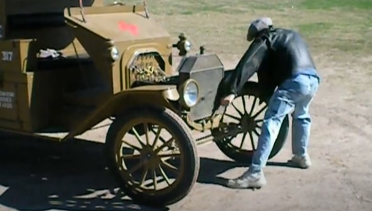 Pomagao je ženi pokrenuti auto pa umro. Tako je počela revolucija u autoindustriji