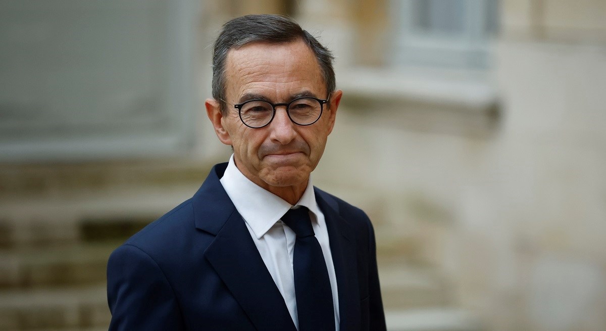 Novi francuski ministar policije želi smanjiti socijalnu pomoć migrantima