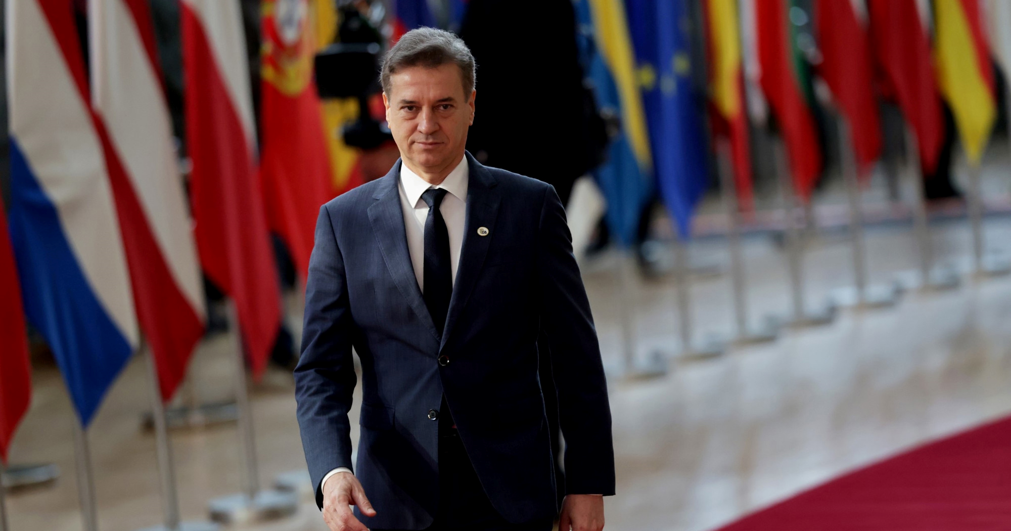 Golob u koaliciju pozvao sve stranke, osim Janšine