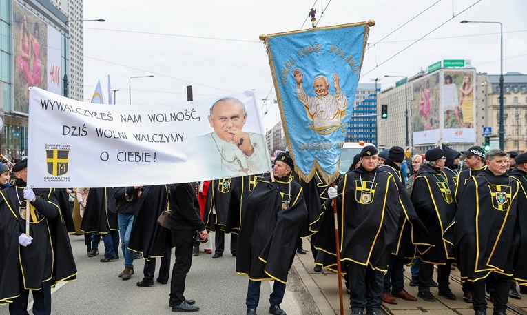 U Poljskoj prosvjed podrške Ivanu Pavlu II. zbog optužbi da je prikrivao pedofiliju