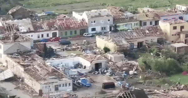 Najmanje 5 mrtvih u tornadu u Češkoj. Nije se zaustavljao 26 km, ostavio je pustoš