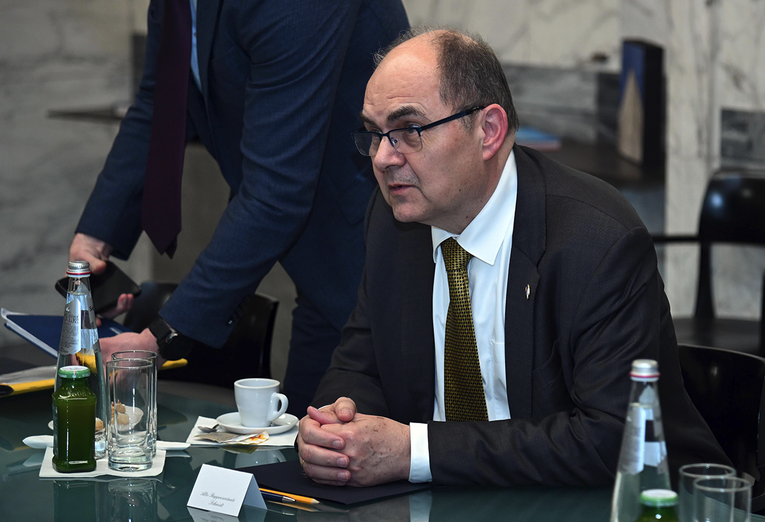 Puklo između SAD-a i EU oko BiH, Hrvati traže kraj OHR-a