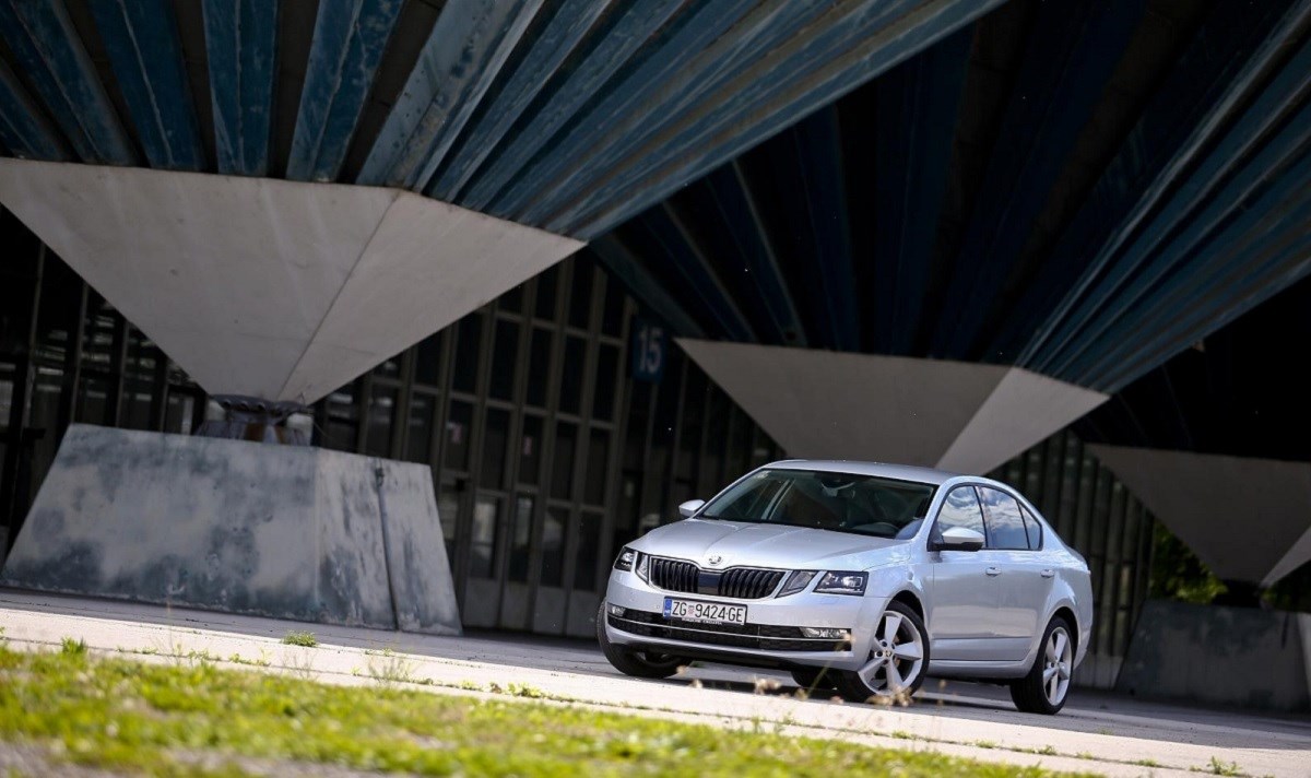 Prepolovila se prodaja automobila u Hrvatskoj