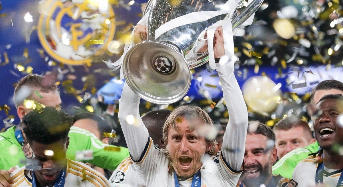 FourFourTwo: Modrić povećava svoje već veliko bogatstvo. Evo koliko je težak