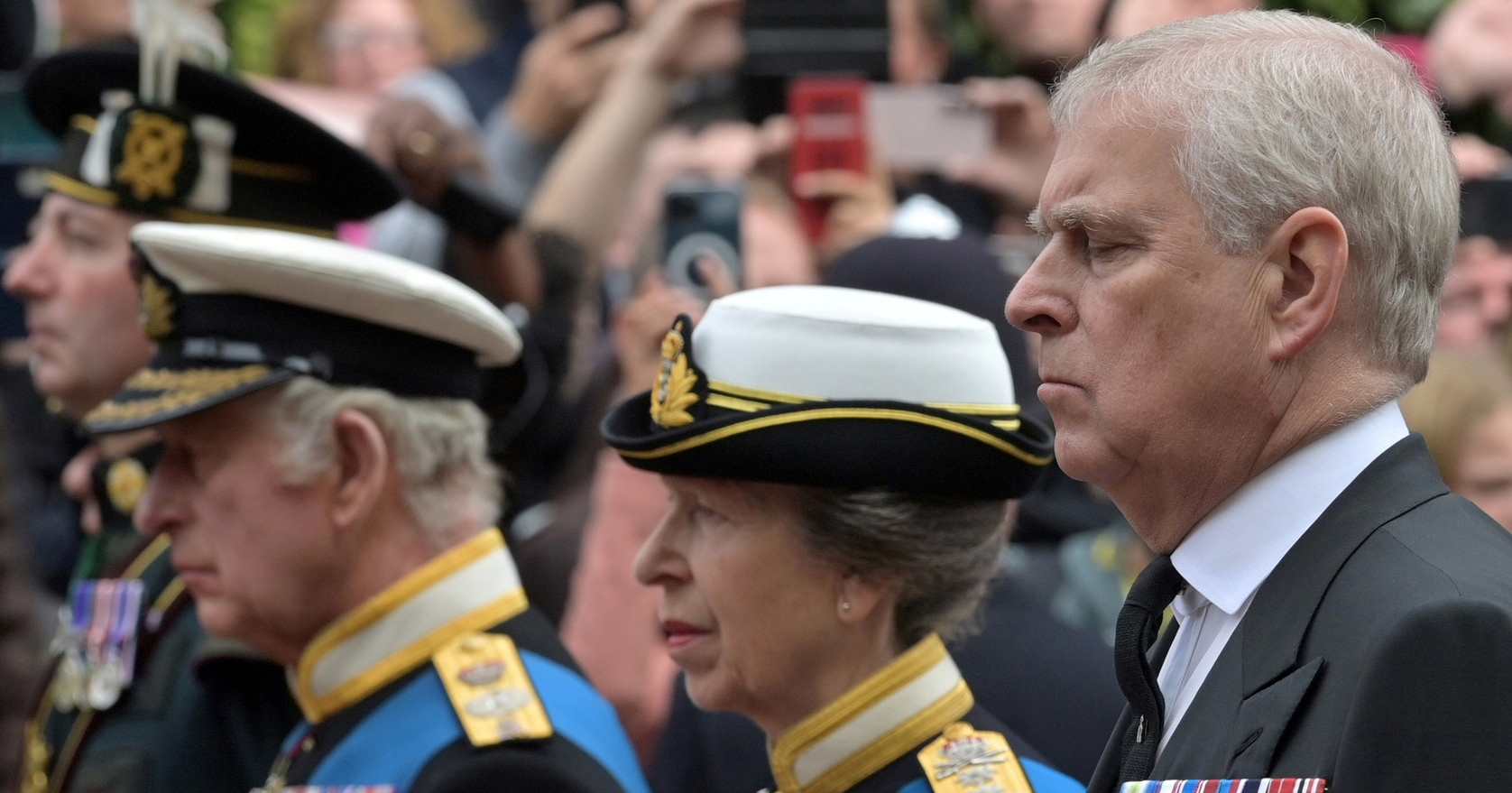 Uhićenje princa Andrewa najveća je kriza britanske monarhije od 1936.