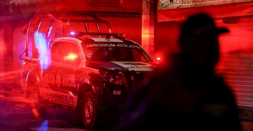 Policajac u Meksiku pokušao spriječiti rulju da linčuje ljude. Ubijen je