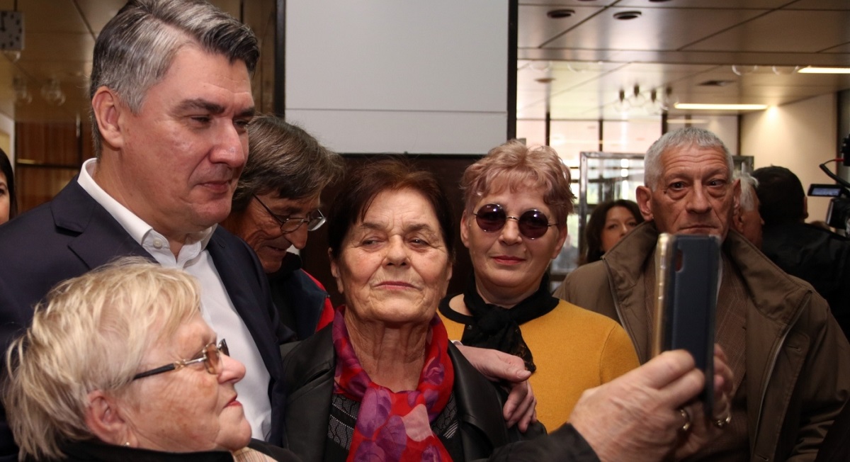 Milanović u Splitu pričao o "ljubavnom zagrljaju" Kolinde i Bandića