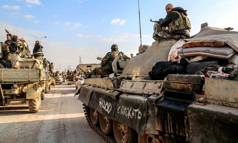 Sirijski pobunjenici tvrde da su opet osvojili strateški grad, Rusi demantiraju