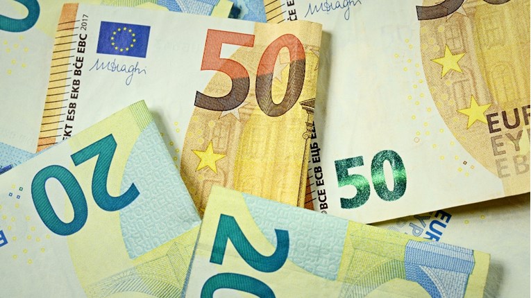 Euro na najnižim razinama u posljednjih 20 godina