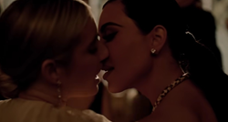 Kim Kardashian i Emma Roberts ljubile se u novom nastavku hit-serije