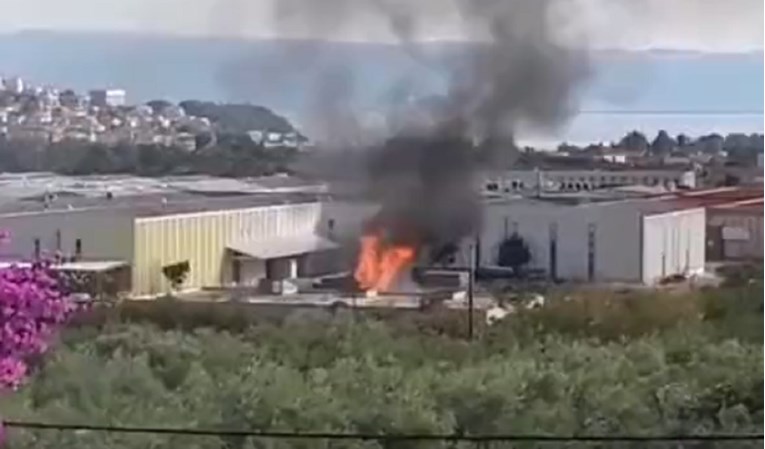 Veliki požar u Splitu: Gore automobili, čule se detonacije