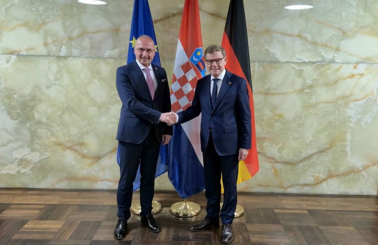 Njemačka i Hrvatska surađivat će u lukama u Rijeci i Zadru