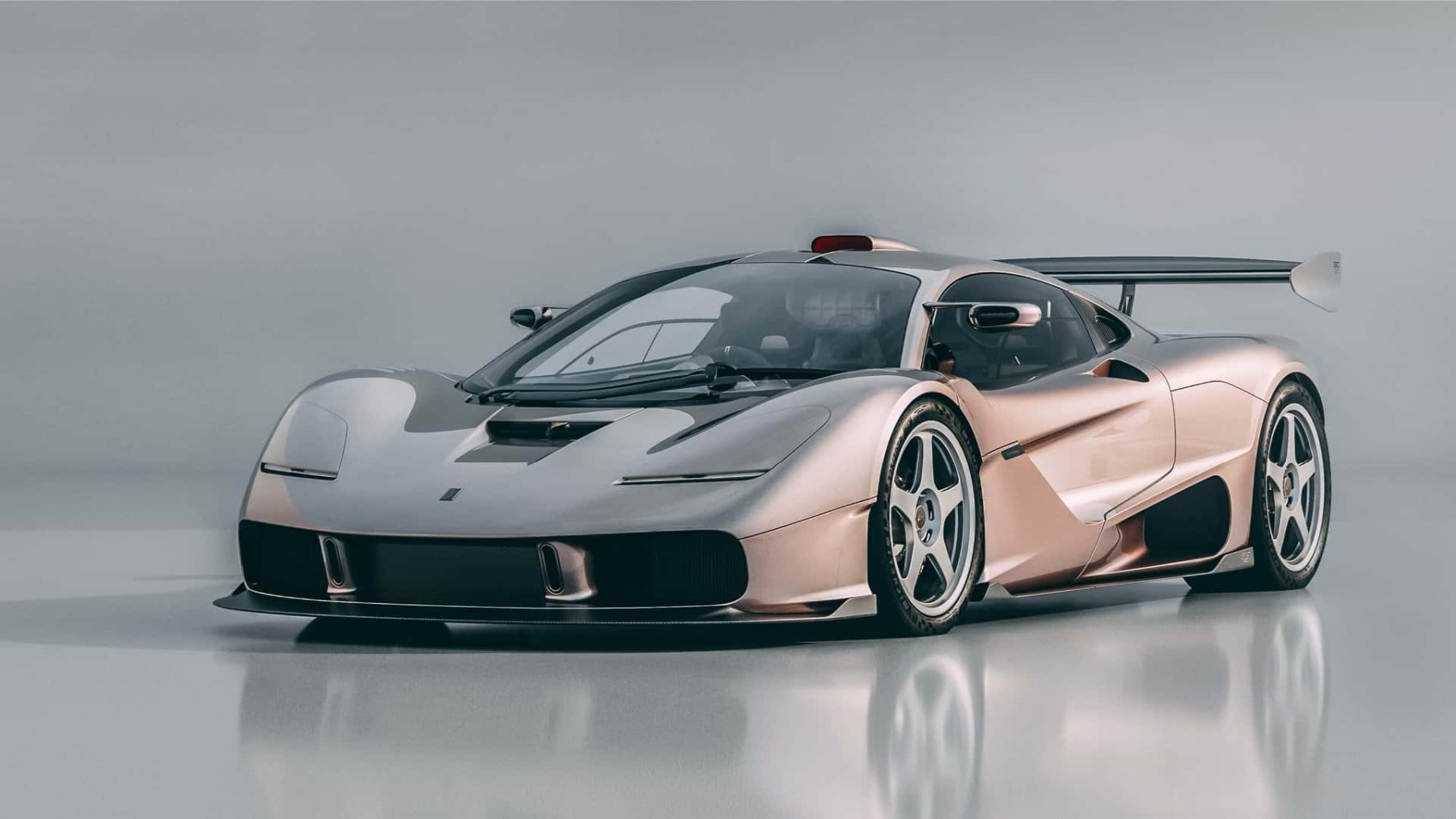 Gordon Murray predstavio dva V12 čudovišta. Svih pet S1 LM kupio jedan čovjek