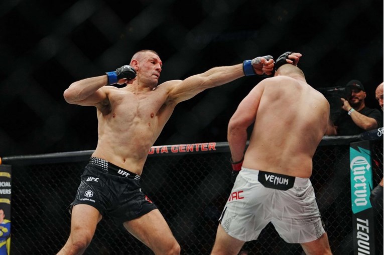 VIDEO Delija je savršeno udario Spivaka i krenuo u napad. Nije bilo dovoljno