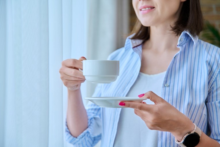 Liječnik upozorava: Ove navike pijenja čaja uništavaju vaša crijeva i jetru