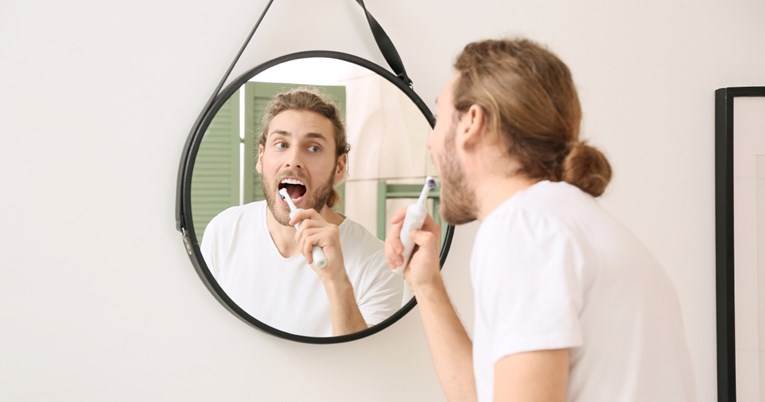 Radite li ove greške dok koristite električnu četkicu za zube?