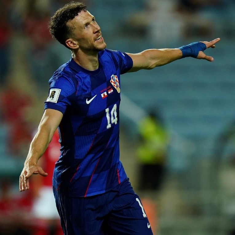 Perišić je prvi nogometaš u povijesti hrvatske reprezentacije koji je dobio desetku