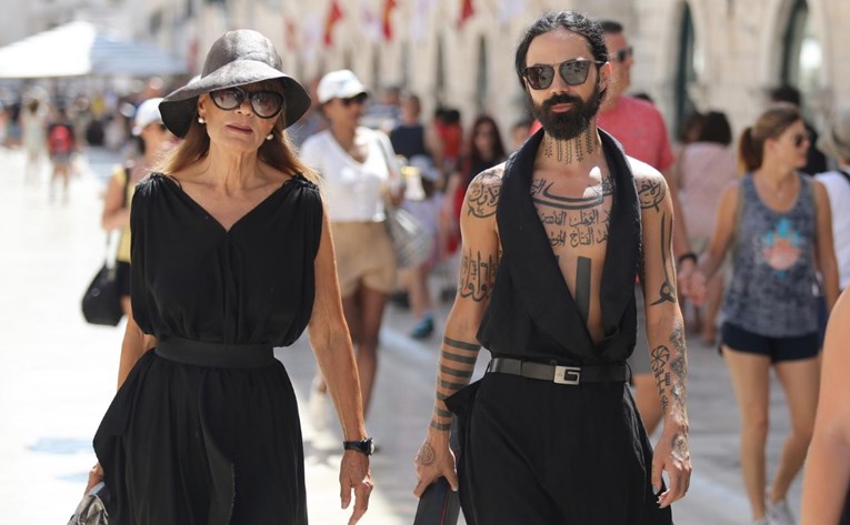 Božo Vrećo i Đurđa Tedeschi prošetali Dubrovnikom u skoro identičnim haljinama