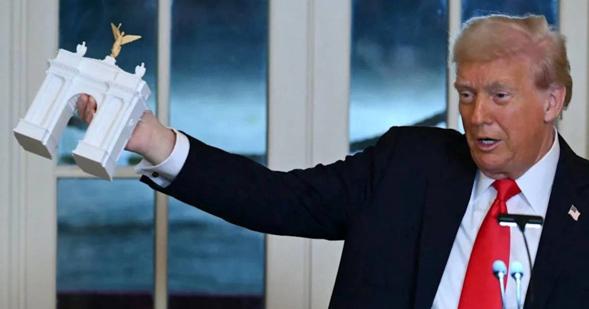 Trump želi graditi slavoluk u Washingtonu po uzoru na Pariz