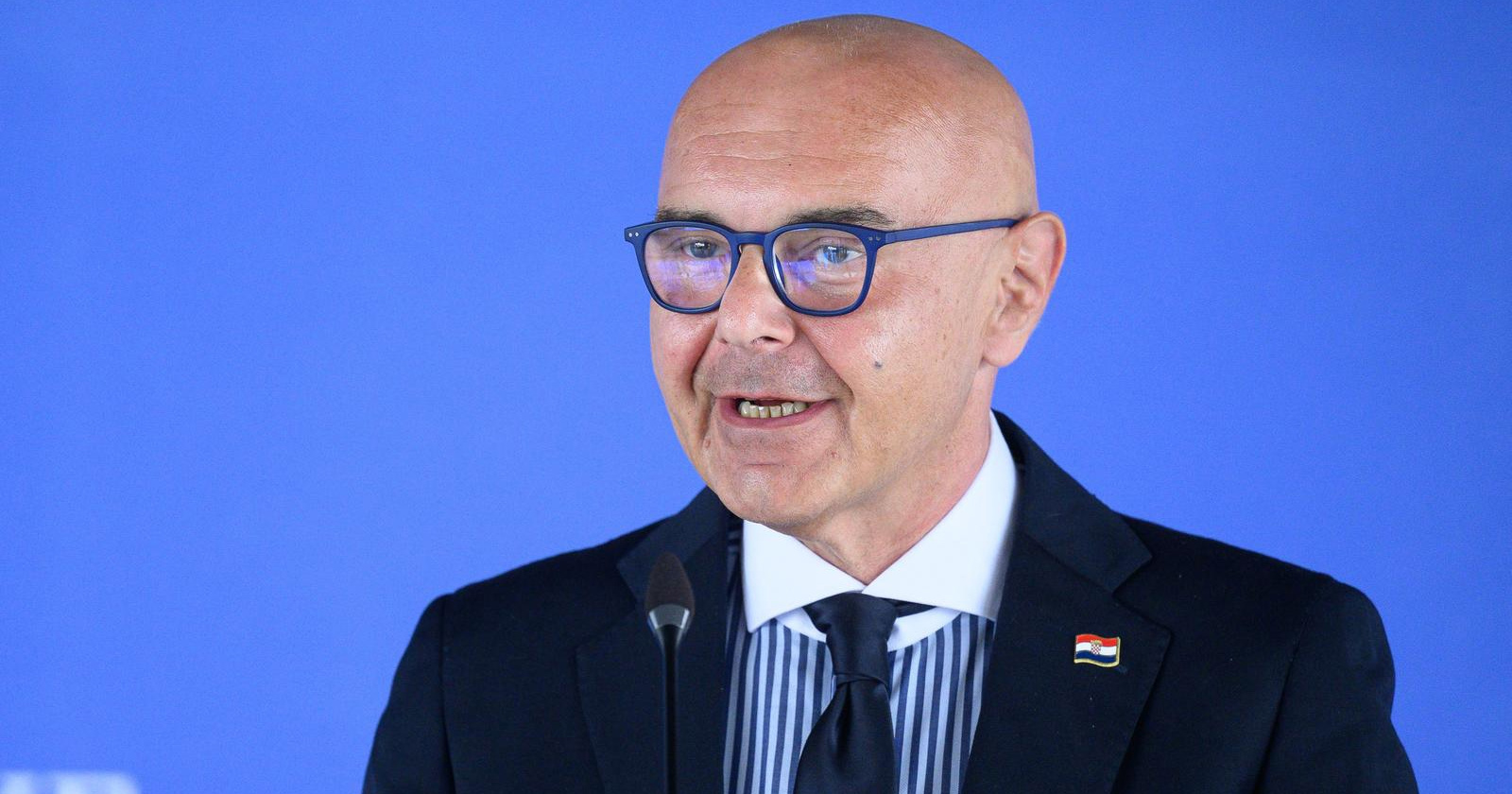 Ružić je čestitao osobnim asistentima njihov dan. Mjesecima se svađaju oko novca i uvjeta
