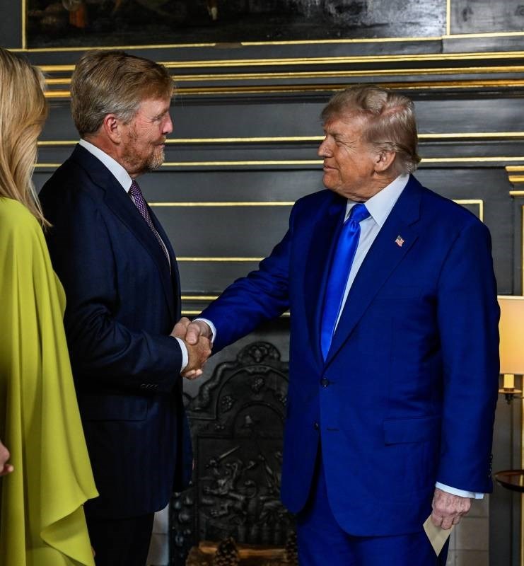 "On laže čak i o svojoj visini": Nove Trumpove fotke izazvale burne komentare