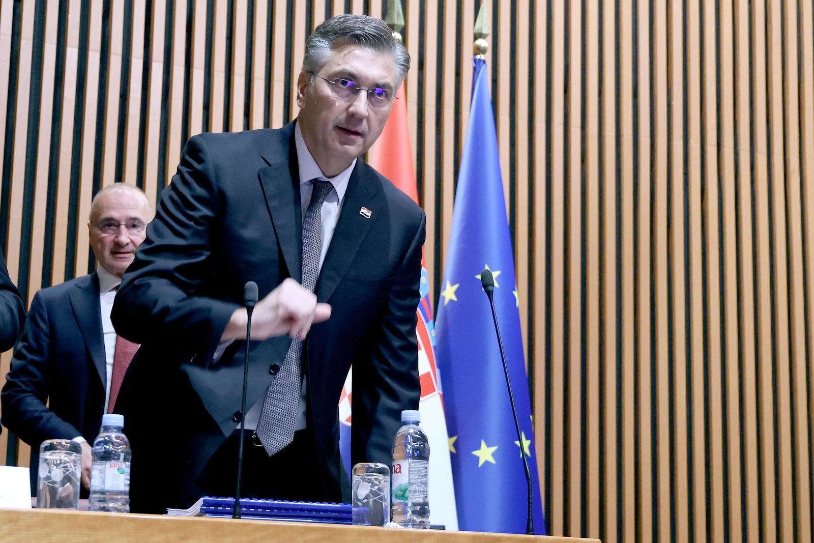 Plenkovića u Saboru pitali jesu li strani akteri umiješani u nedavne incidente sa Srbima