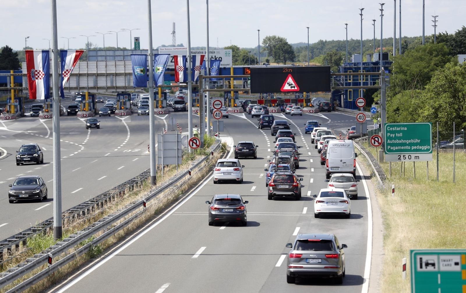 HAK: Na put idite rano ujutro ili kasno navečer