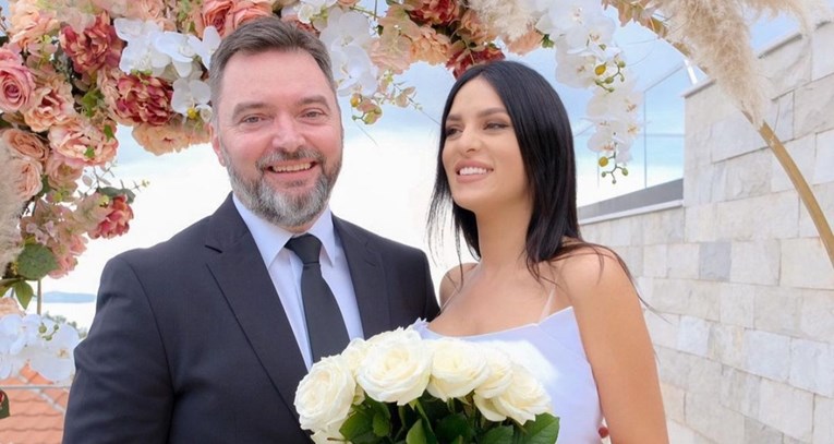 Ministar iz BiH oženio 17 godina mlađu curu zbog koje ga je javno napadala bivša žena