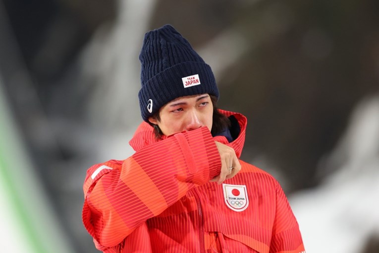 Olimpijac se slomio nakon srebra. Sa suzama u očima prišao ocu, koji ga je tješio