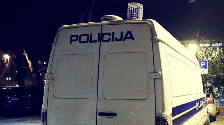 Karlovačka policija uhitila deset ljudi, htjeli su prošvercati 60 migranata
