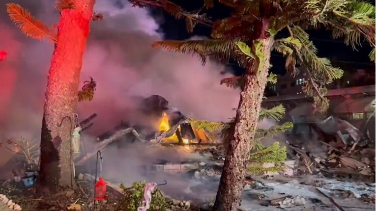 VIDEO Avion se srušio na kampersko naselje na Floridi. Izbio veliki požar, ima mrtvih