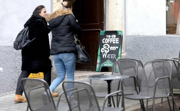 FOTO Pogledajte kako su jutros izgledale terase kafića u Zagrebu