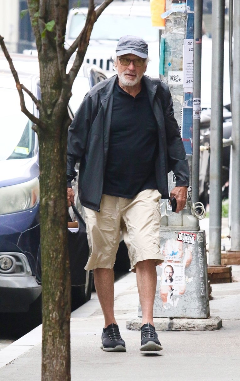 Robert De Niro snimljen u šetnji, mnogi primijetili da izgleda fizički slabije