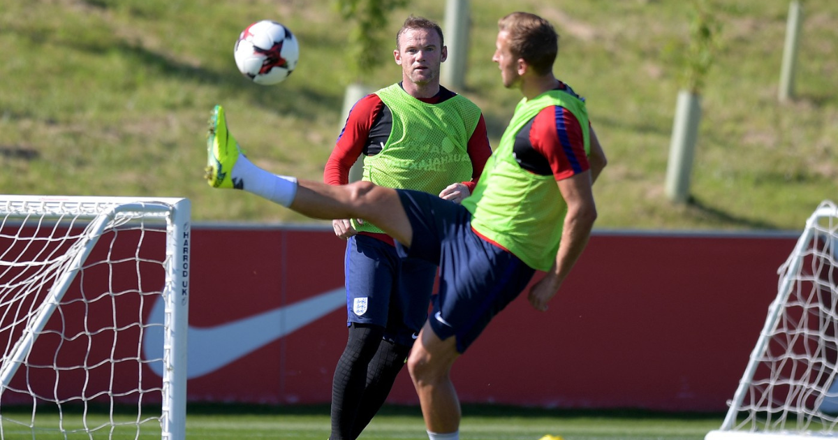 Rooney kritizirao Kanea zbog pohvale obranama u golijadi Lige prvaka