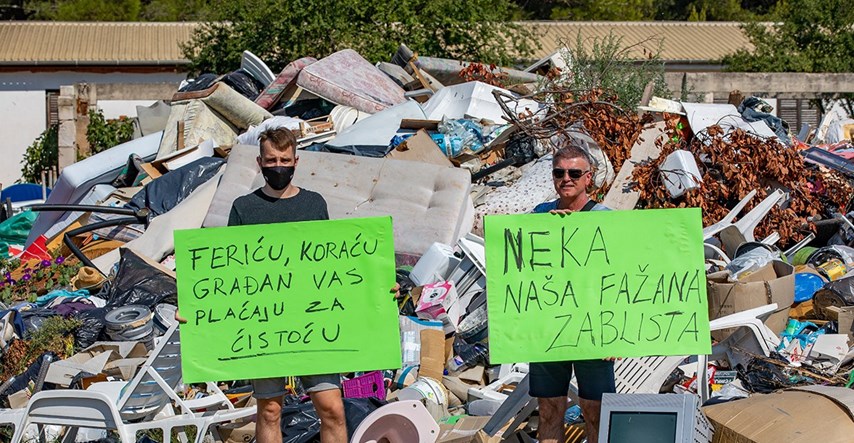 U Fažani prosvjednici ispred zgrade općine dovezli dva kamiona smeća