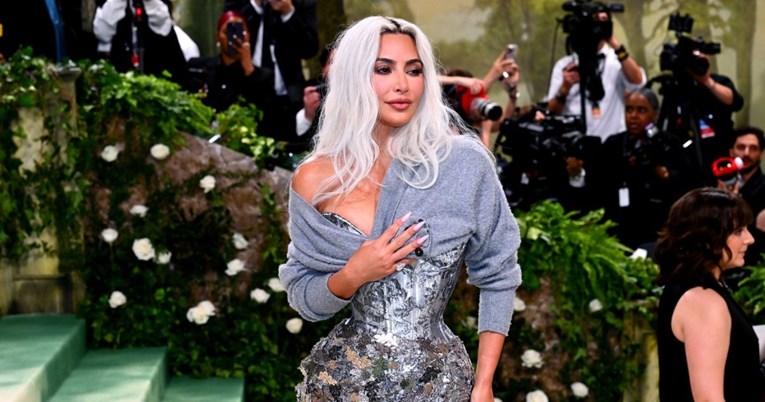 Kim Kardashian šokirala ljude haljinom na Met Gali: "Kako uopće diše u ovome?"