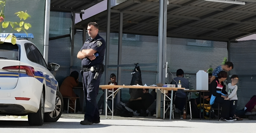 Žena iz Plaškog: Migrante ovdje ne puštaju u vlak pa ne mogu doći do azila