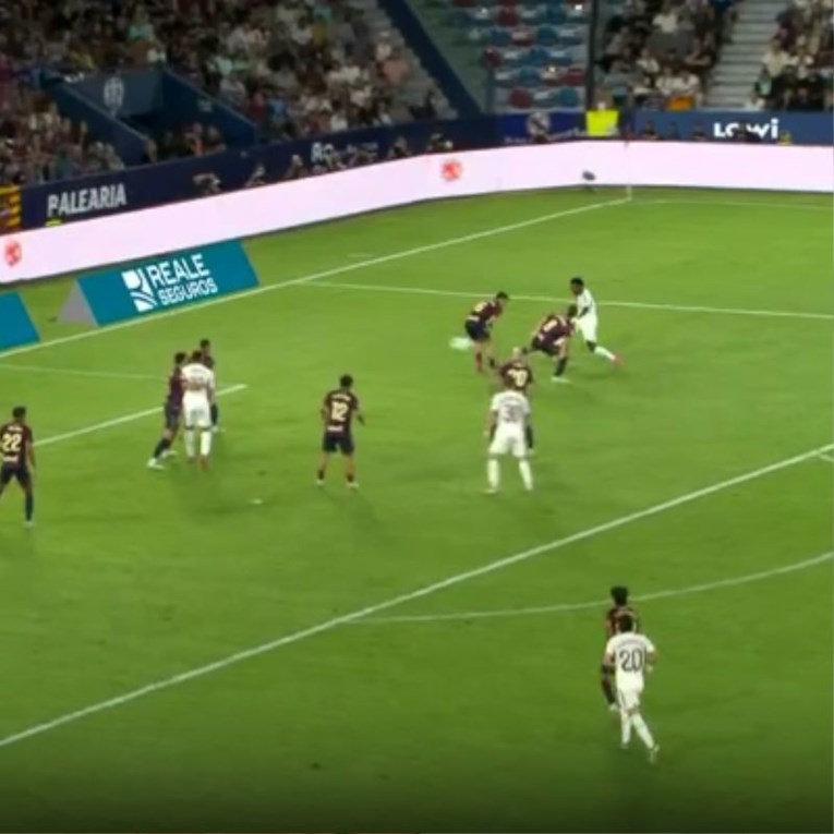 VIDEO Vinicius zabio golčinu u Modrićevom stilu. Luka mu se odmah javio