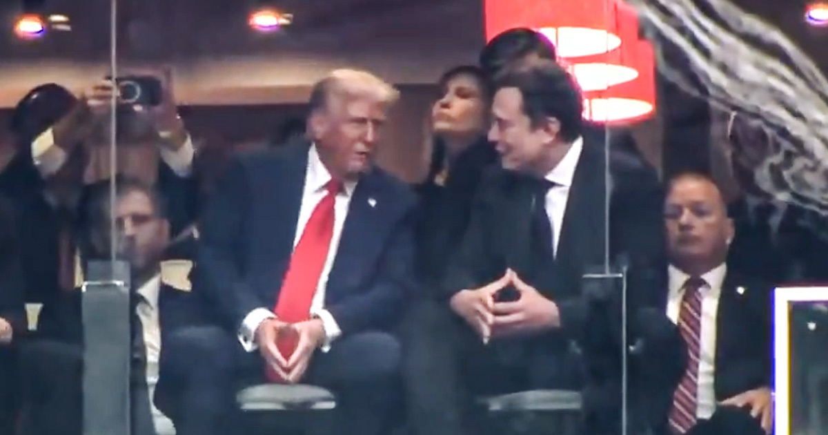 Čitačica s usana otkrila što je Trump rekao Musku na komemoraciji za Charlieja Kirka