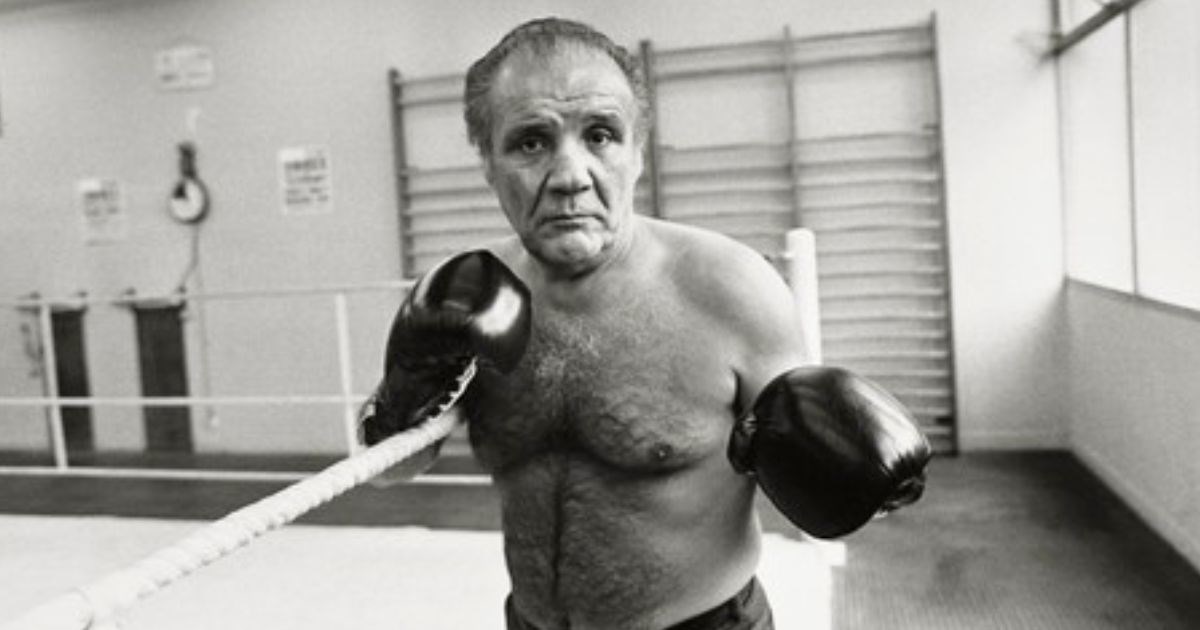 Otac ga je poticao da se tuče s drugom djecom. Postao je Razjareni bik