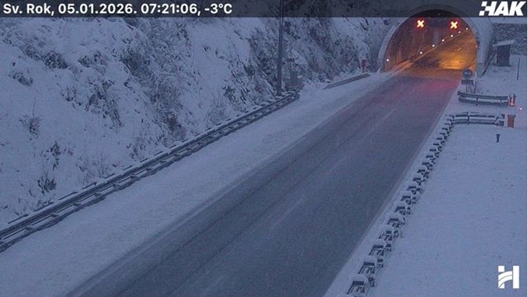 Zbog nesreće zatvorena A1 između Rovanjske i Sv. Roka. Snijeg u unutrašnjosti