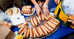 Jedenje jednog hot doga krati život za 36 minuta, sugerira nova studija